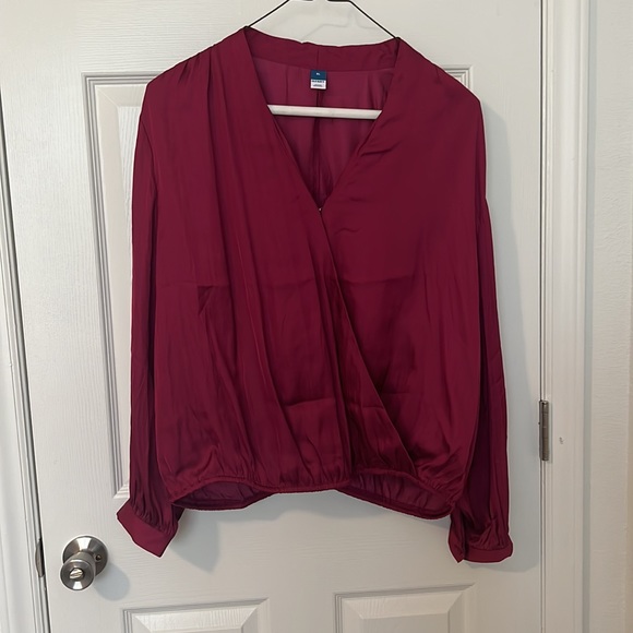 Old Navy Cross-Front Satin Long-Sleeve Blouse - Picture 4 of 7